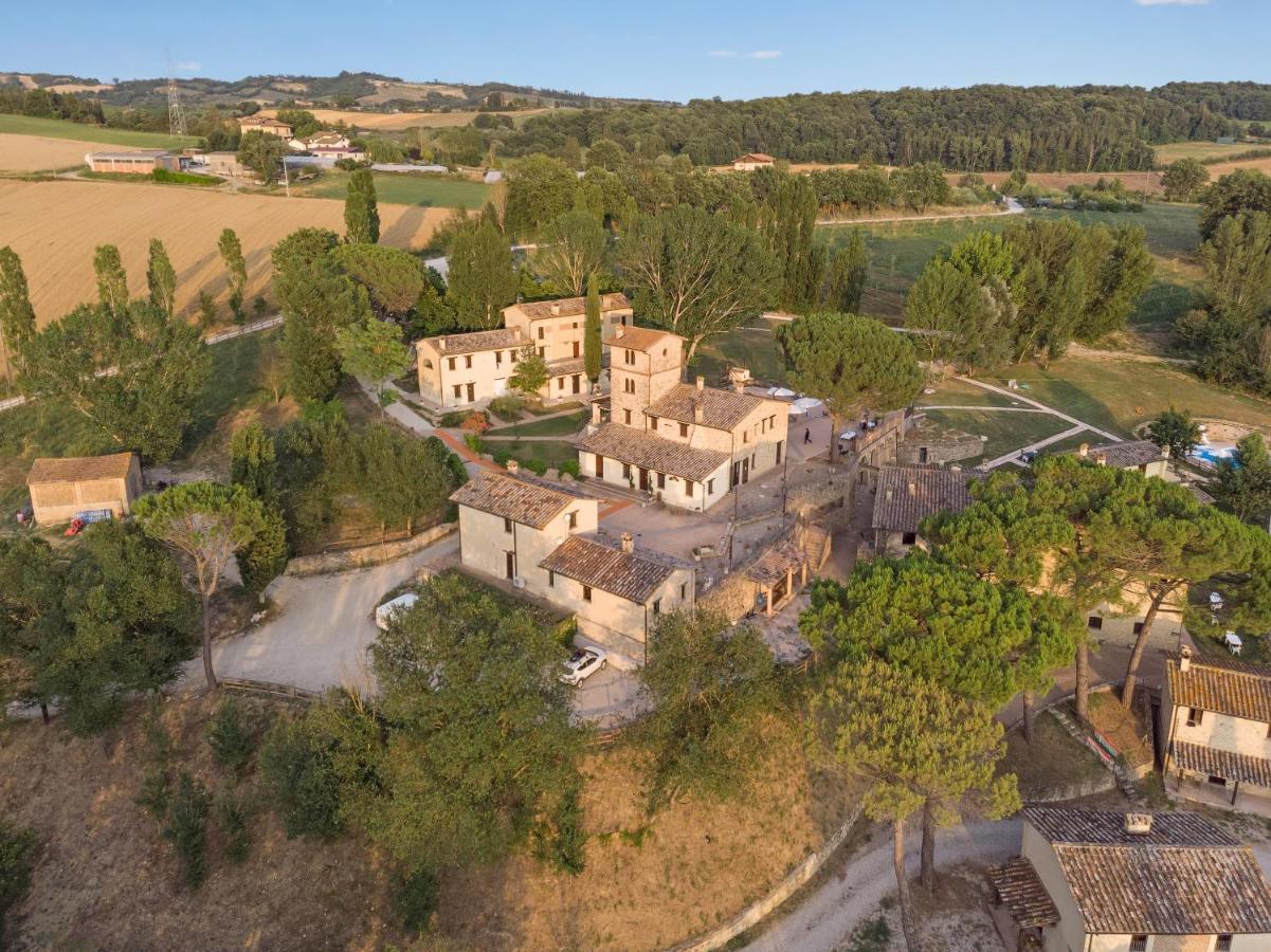 Gh Borgo Pulciano Agriturismo Montone  Buitenkant foto